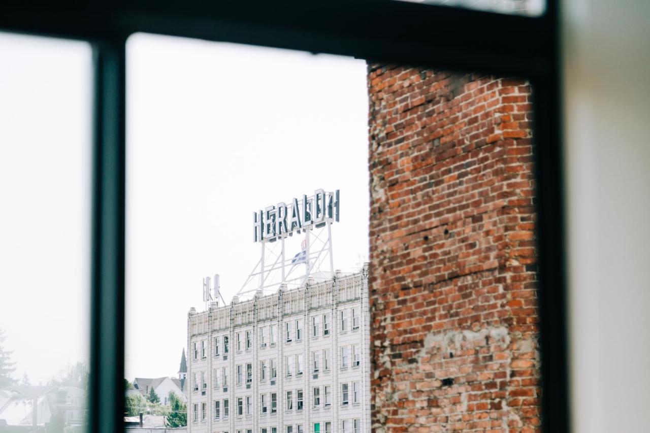 Leo Hotel